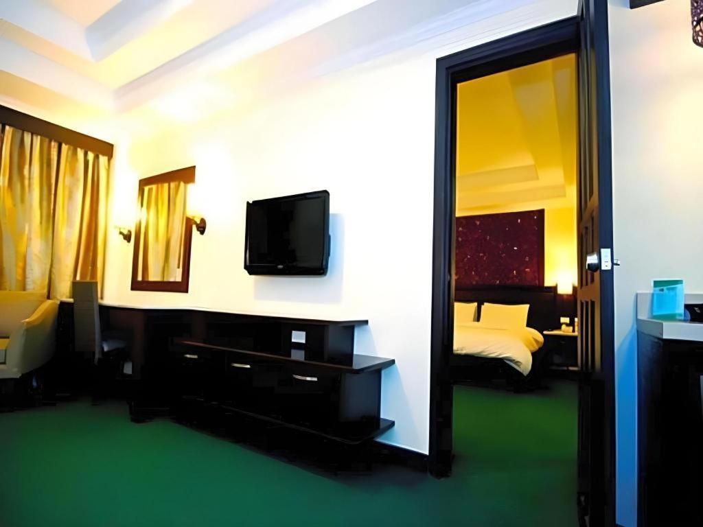 Mo2 Westown Hotel San Juan Bacolod Extérieur photo
