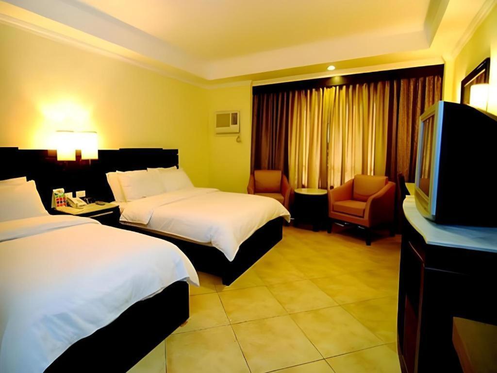 Mo2 Westown Hotel San Juan Bacolod Extérieur photo