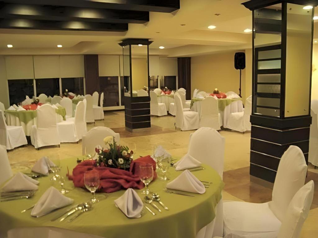 Mo2 Westown Hotel San Juan Bacolod Extérieur photo
