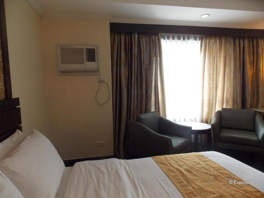 Mo2 Westown Hotel San Juan Bacolod Extérieur photo