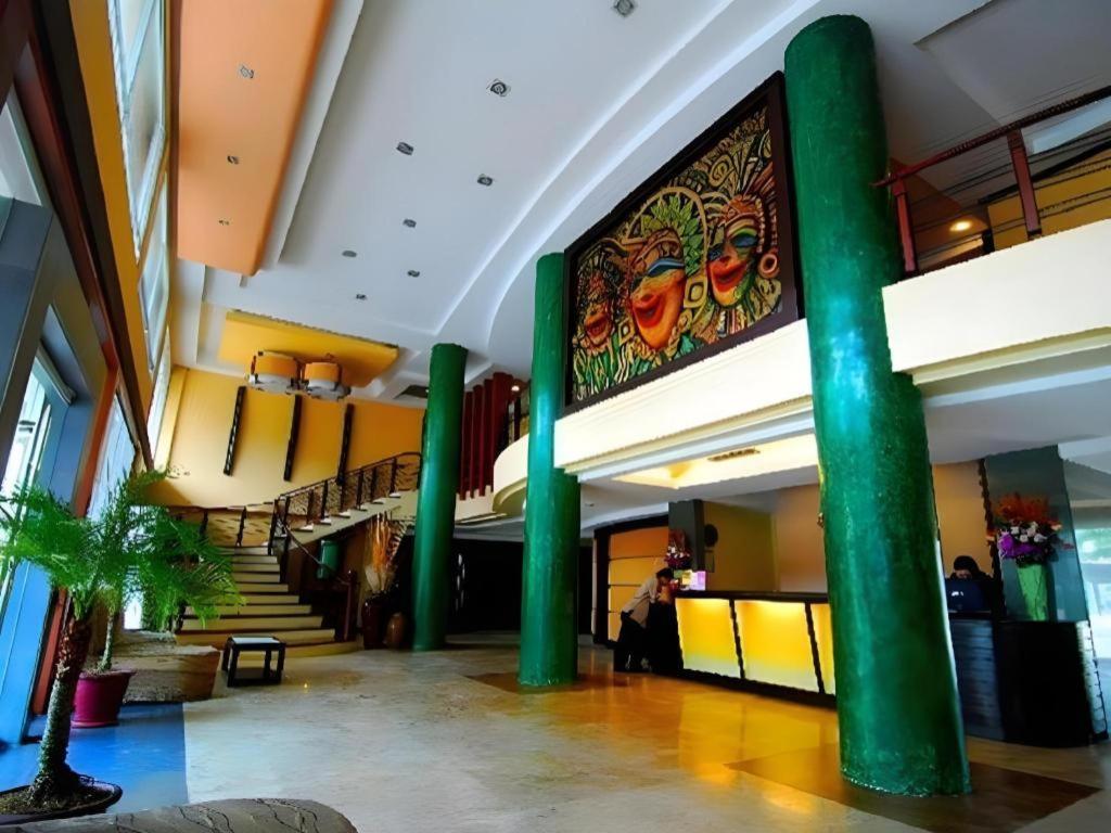 Mo2 Westown Hotel San Juan Bacolod Extérieur photo