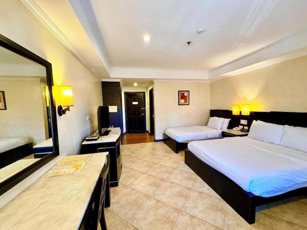 Mo2 Westown Hotel San Juan Bacolod Extérieur photo
