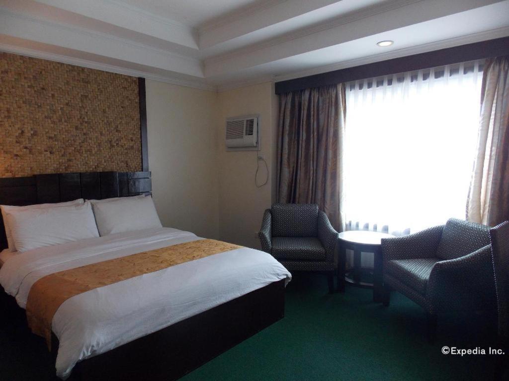 Mo2 Westown Hotel San Juan Bacolod Extérieur photo