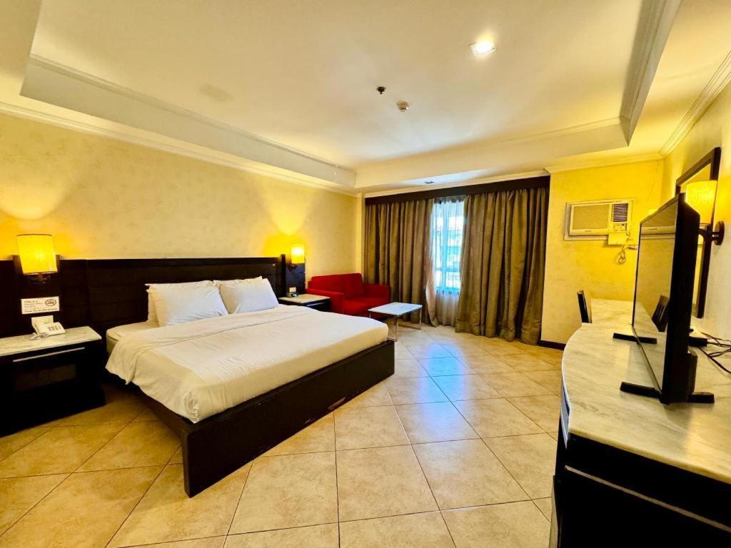 Mo2 Westown Hotel San Juan Bacolod Extérieur photo